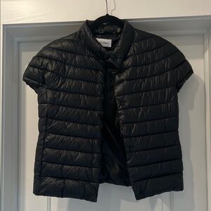 Short sleeve puffer jacket